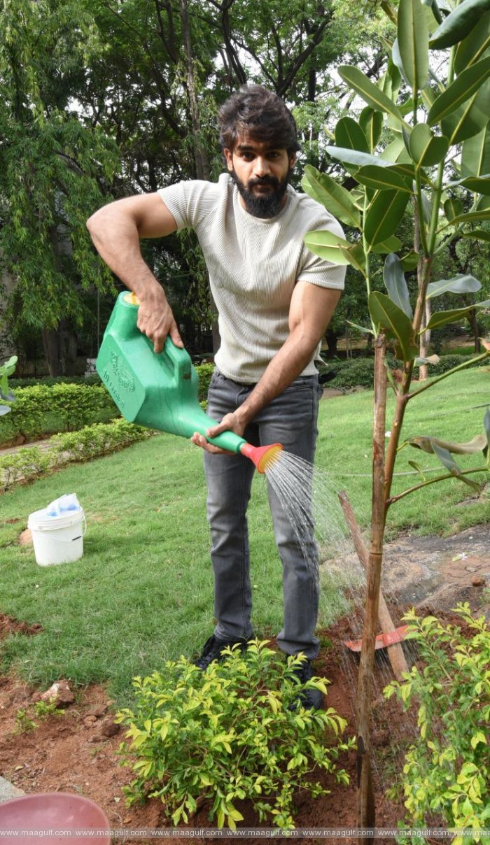 గ్రీన్ ఇండియా ఛాలెంజ్ లో భాగంగా మొక్కలు నాటిన సినిమా హీరో కార్తీకేయ